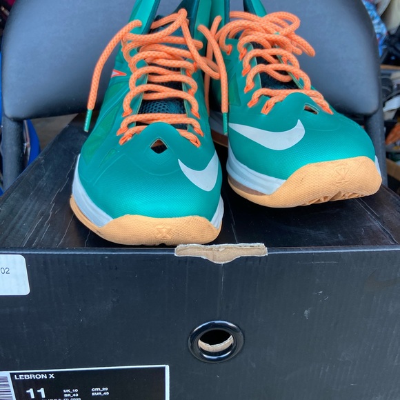 Nike LeBron X Miami Dolphins Size 11 - Picture 1 of 2